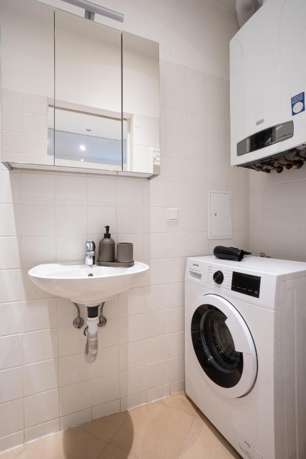 Modern And Lovely Apartment Next To Subway Station Viena Exterior foto